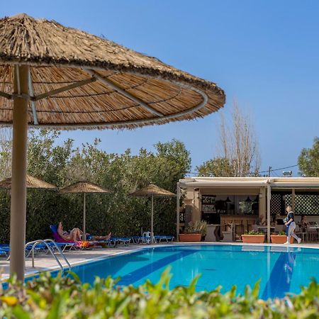 פליראקי Sun & Sea Hotel Apartments מראה חיצוני תמונה