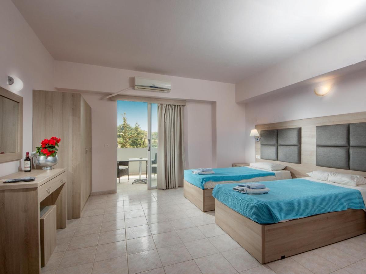 פליראקי Sun & Sea Hotel Apartments מראה חיצוני תמונה