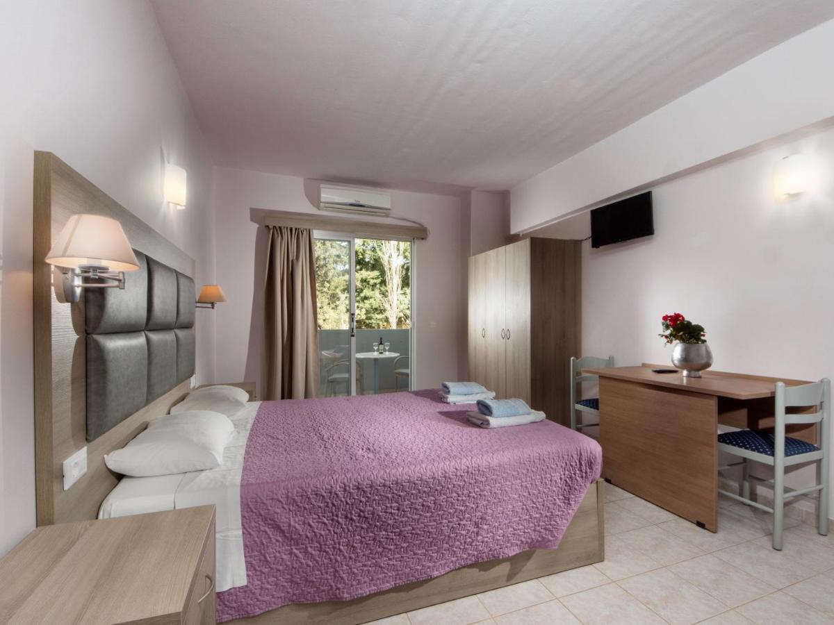 פליראקי Sun & Sea Hotel Apartments מראה חיצוני תמונה