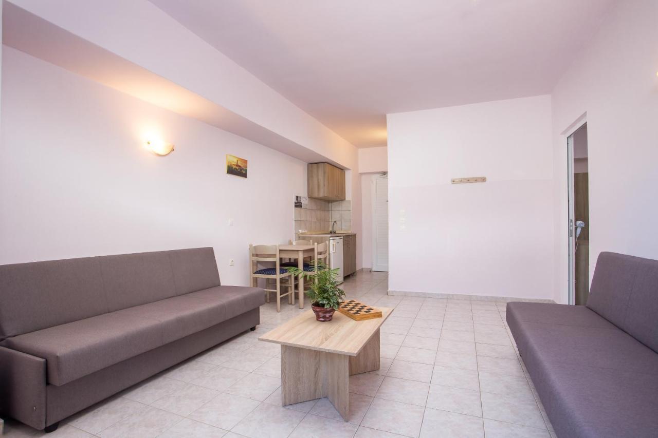 פליראקי Sun & Sea Hotel Apartments מראה חיצוני תמונה