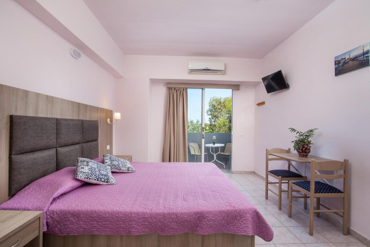 פליראקי Sun & Sea Hotel Apartments מראה חיצוני תמונה