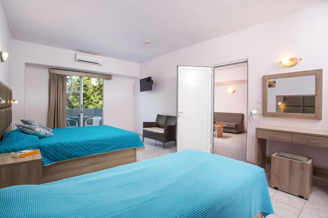 פליראקי Sun & Sea Hotel Apartments מראה חיצוני תמונה