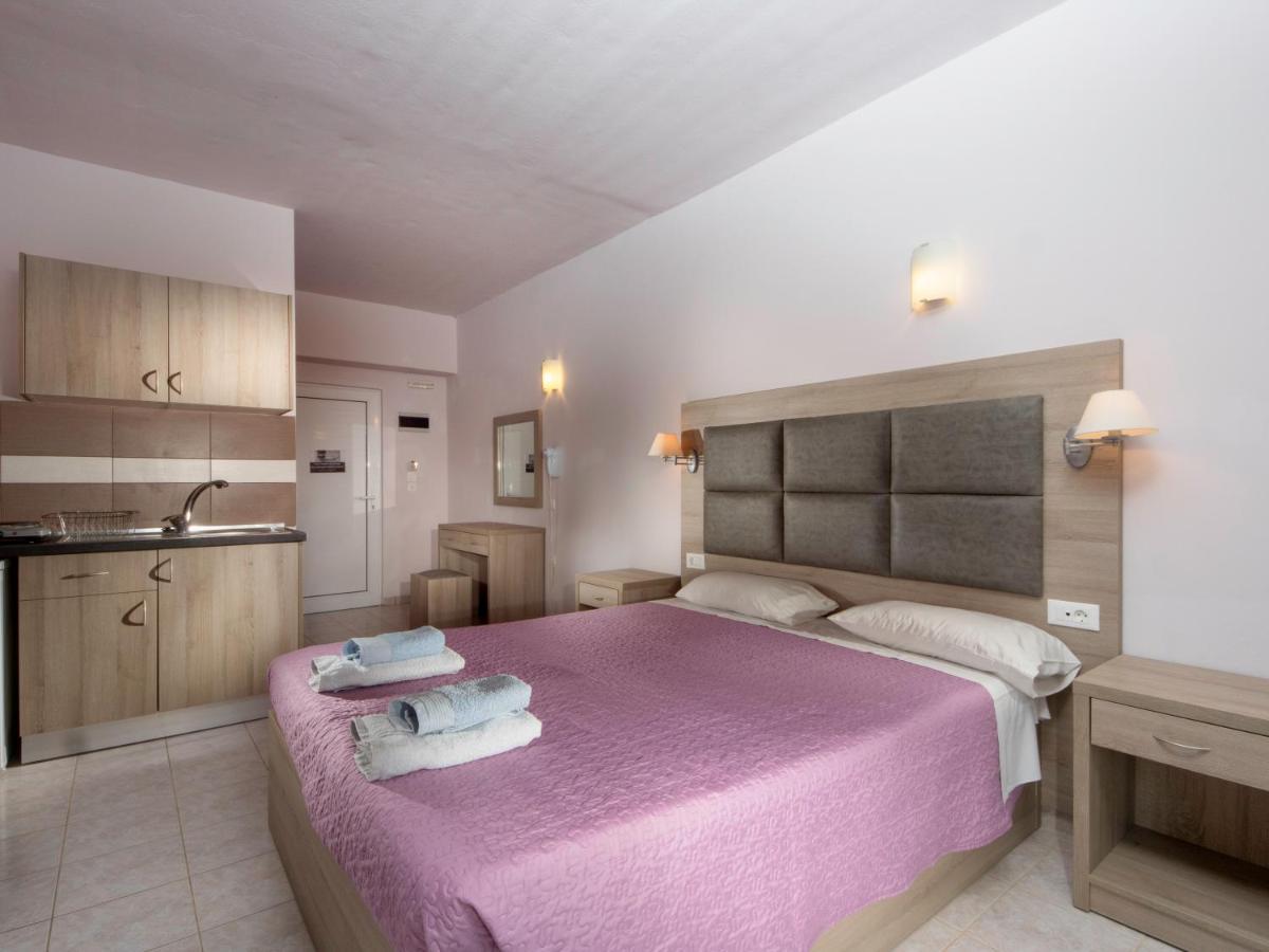 פליראקי Sun & Sea Hotel Apartments מראה חיצוני תמונה